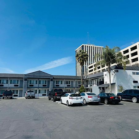 Surestay By Best Western Fresno Central Kültér fotó