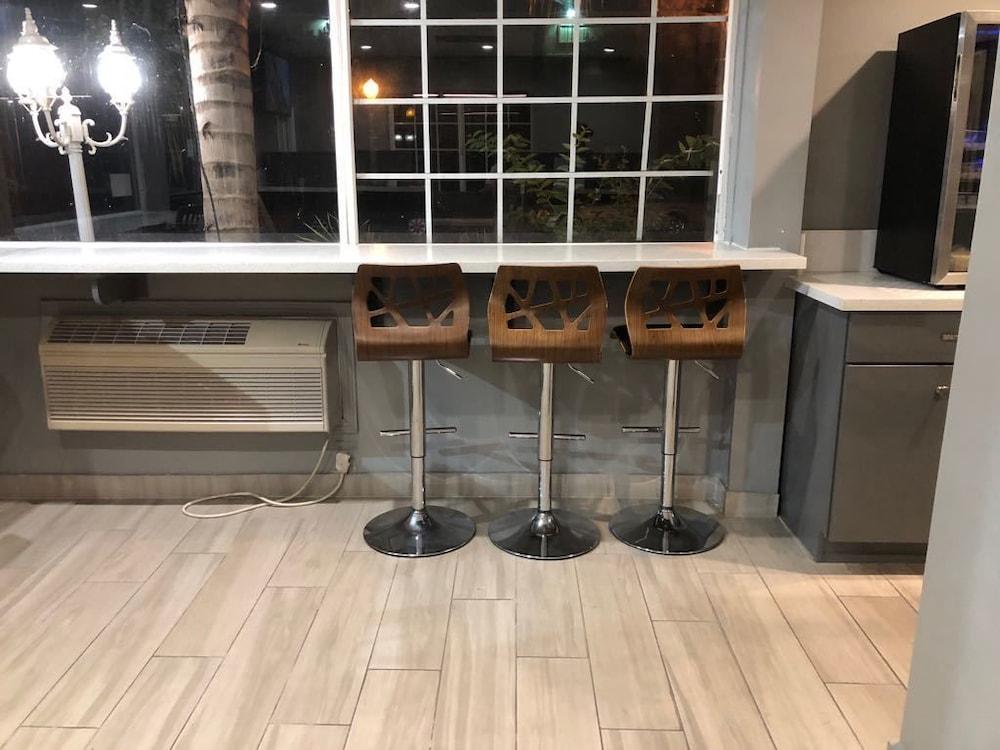 Surestay By Best Western Fresno Central Kültér fotó