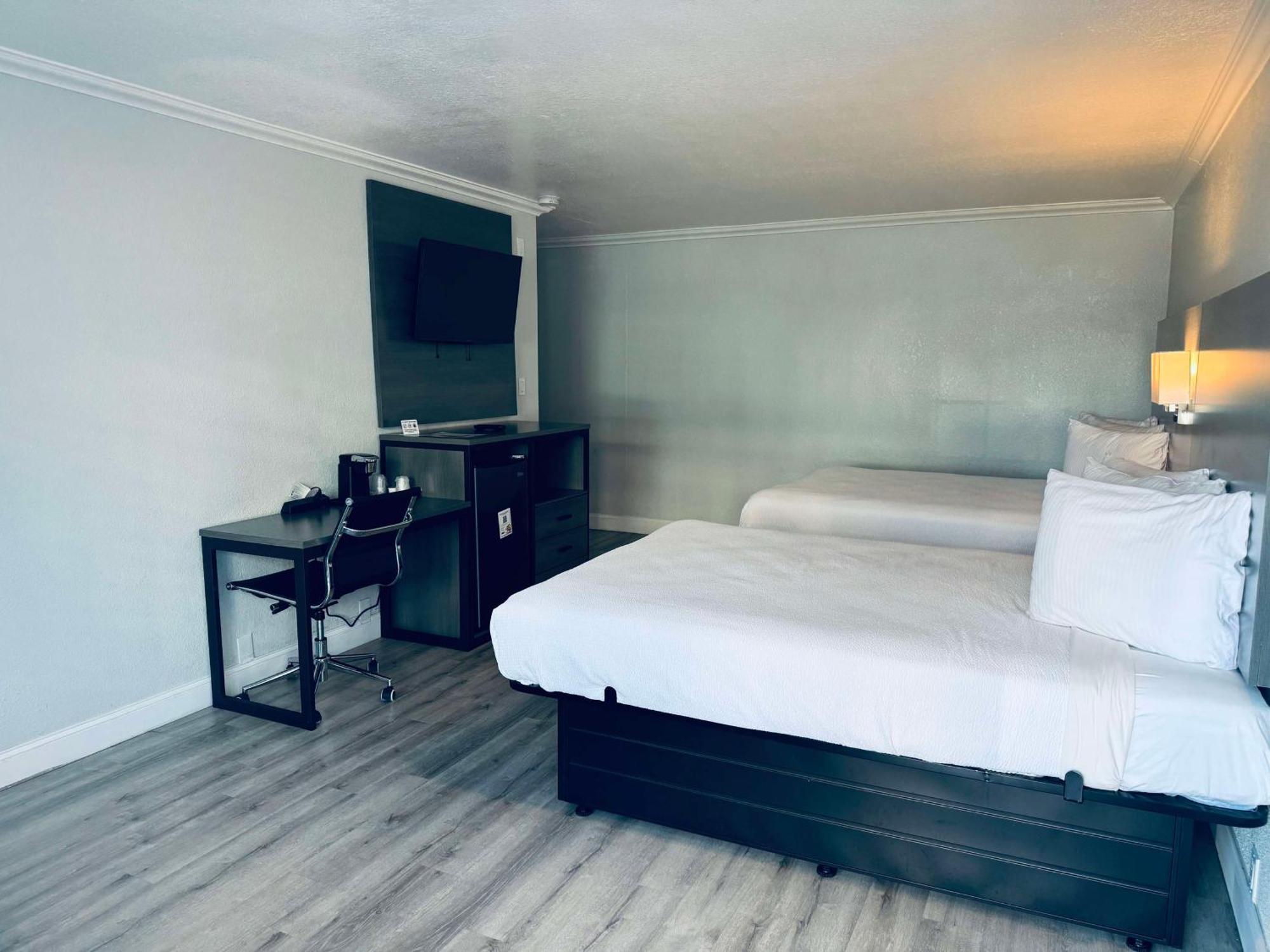 Surestay By Best Western Fresno Central Kültér fotó