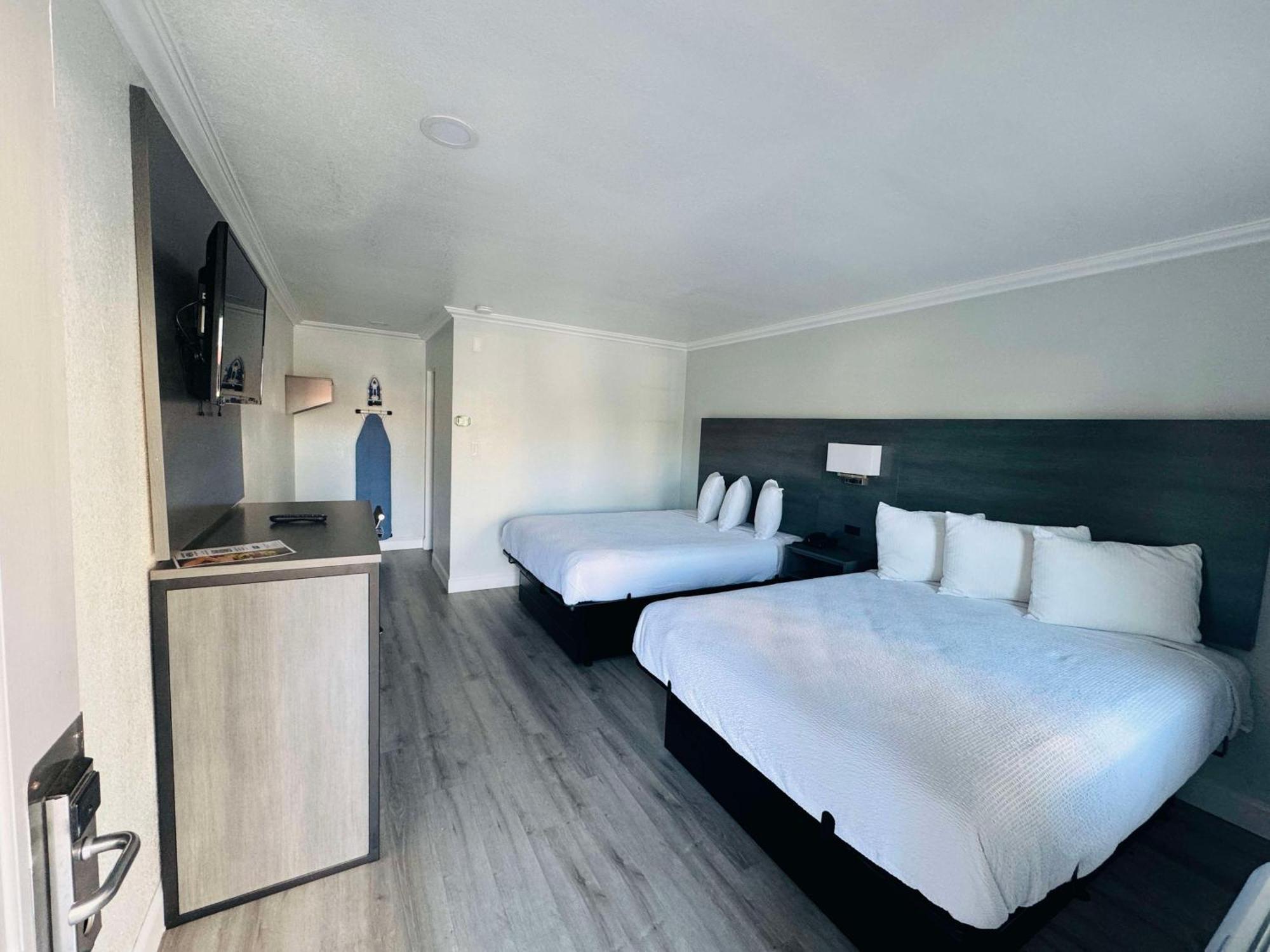 Surestay By Best Western Fresno Central Kültér fotó