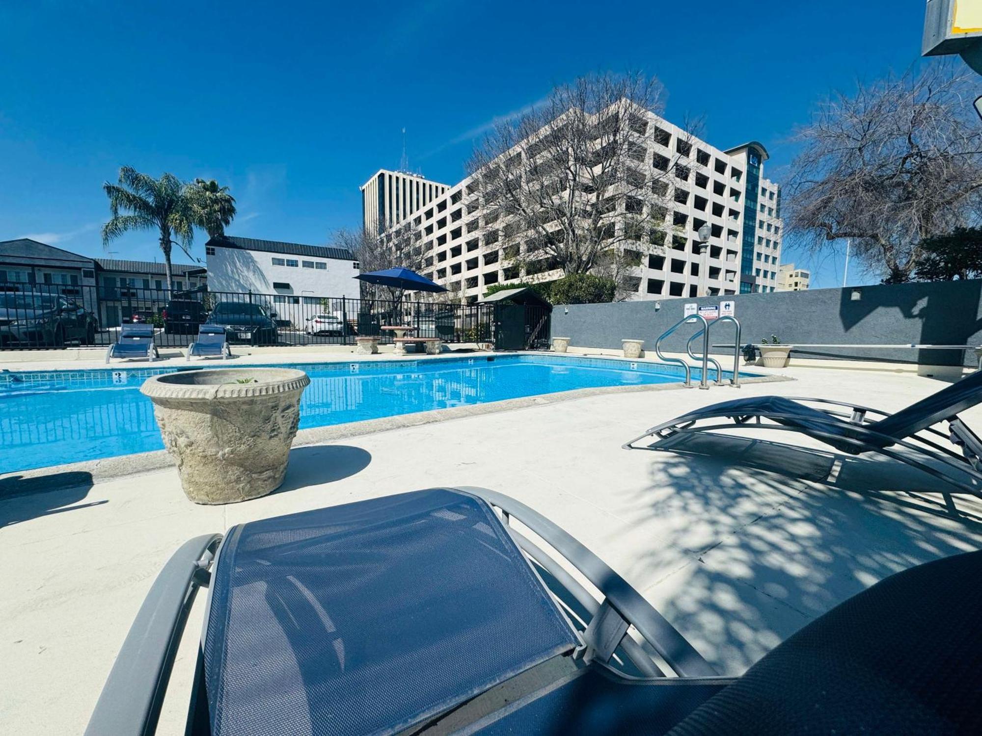 Surestay By Best Western Fresno Central Kültér fotó