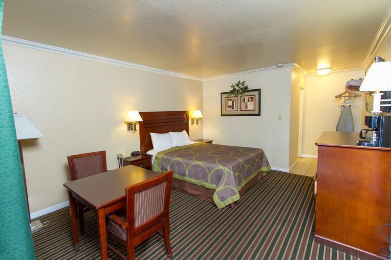 Surestay By Best Western Fresno Central Kültér fotó