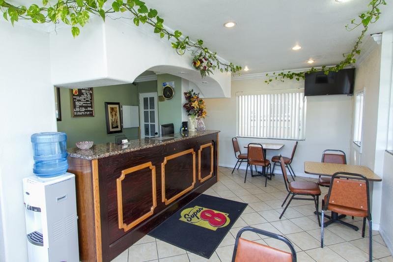 Surestay By Best Western Fresno Central Kültér fotó
