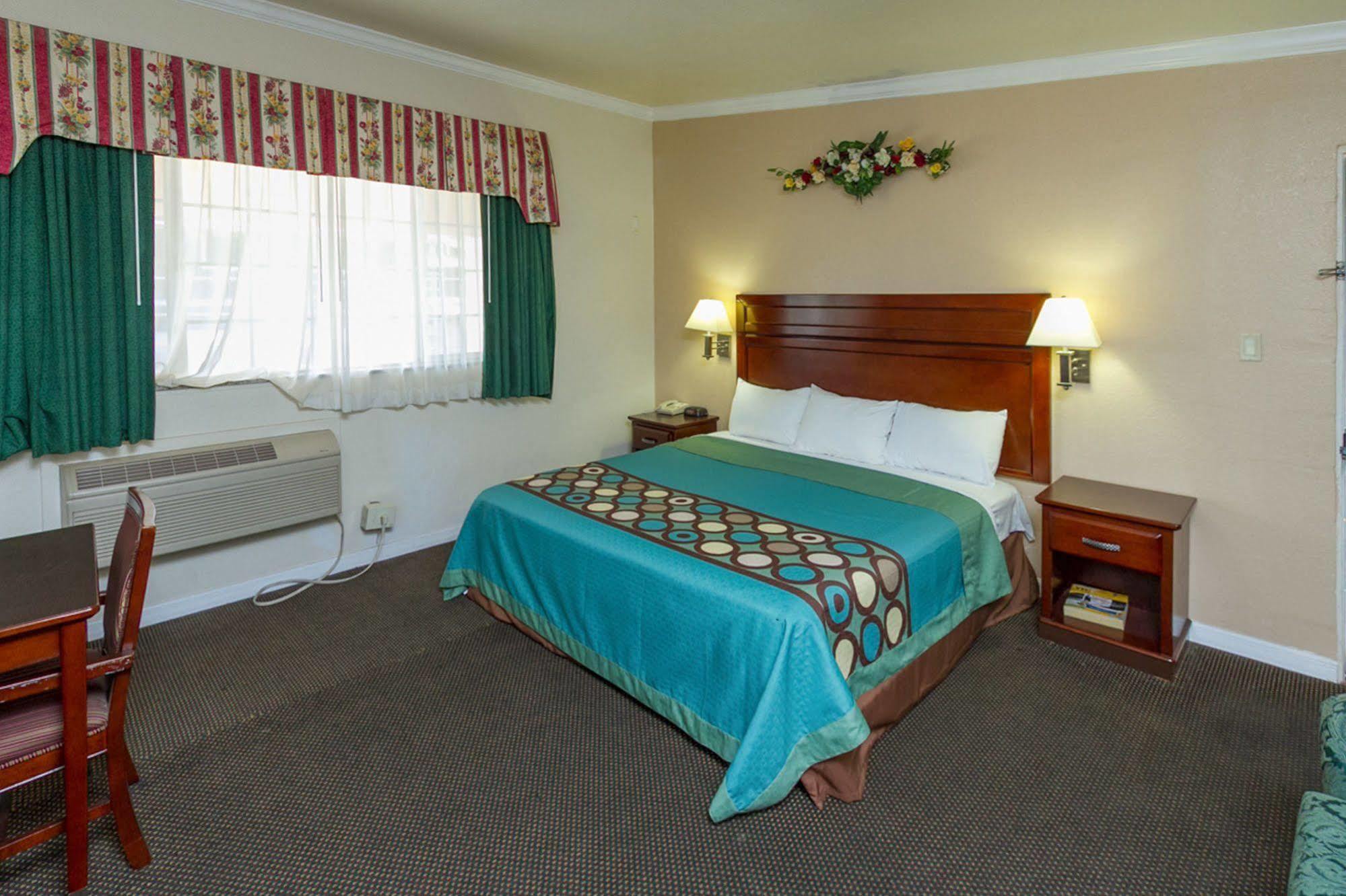 Surestay By Best Western Fresno Central Kültér fotó
